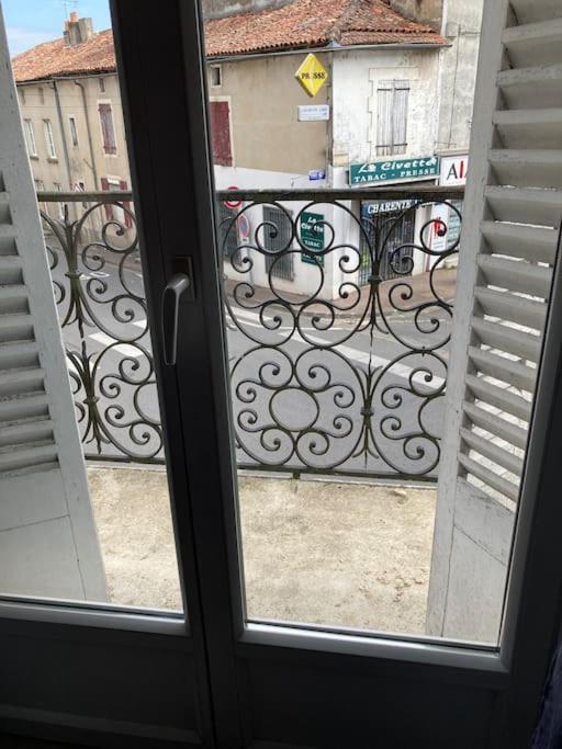 Studio Cosy Centre Ville Ruffec  Εξωτερικό φωτογραφία